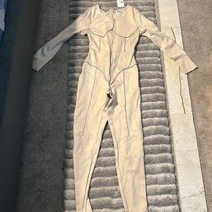 Brand new never worn size medium.